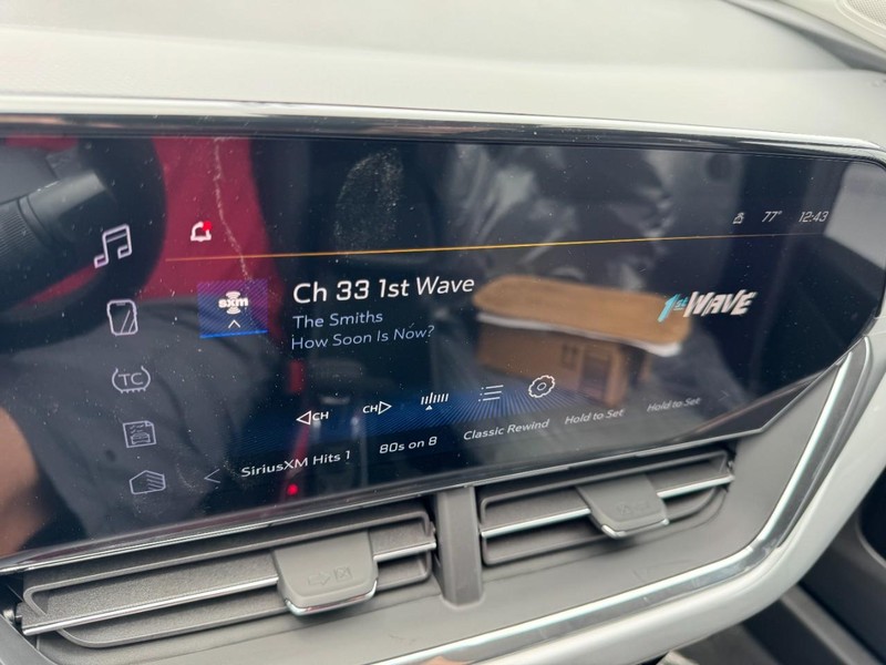 Chevrolet Trax Vehicle Image 14