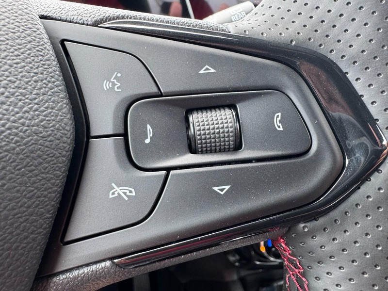 Chevrolet TrailBlazer Vehicle Image 11