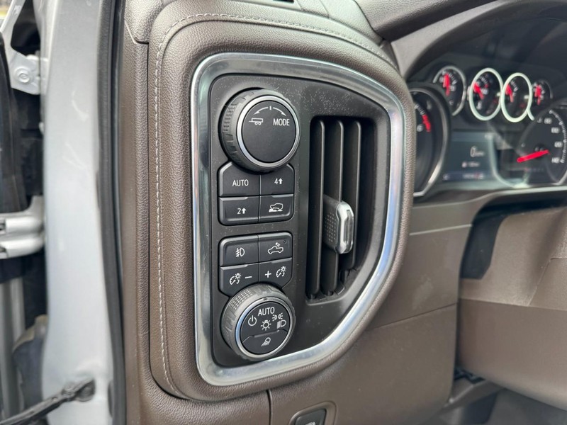 Chevrolet Silverado 1500 Vehicle Image 16