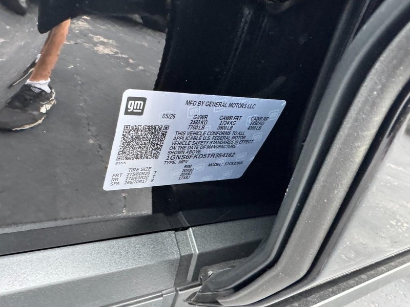 Chevrolet Suburban Vehicle Image 18