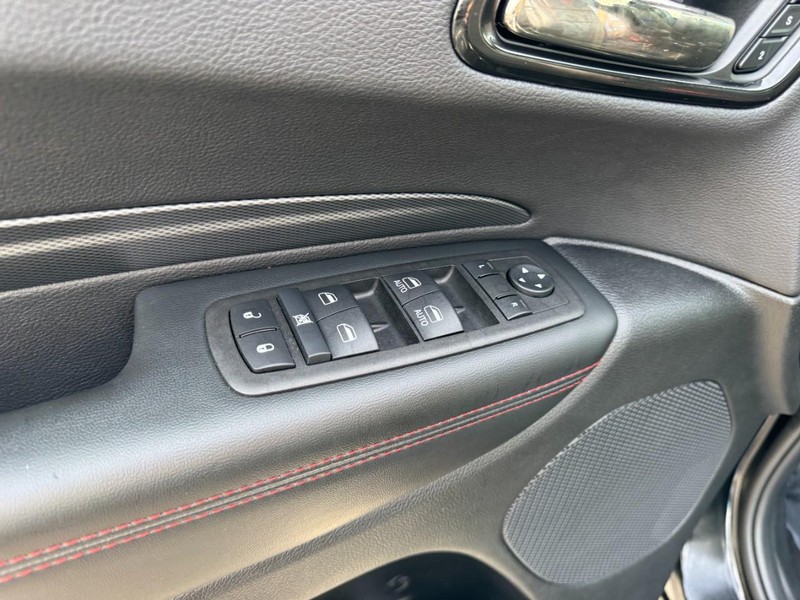 Dodge Durango Vehicle Image 16