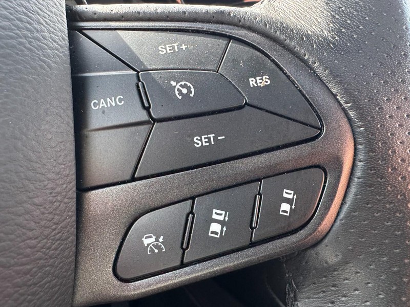 Dodge Durango Vehicle Image 18