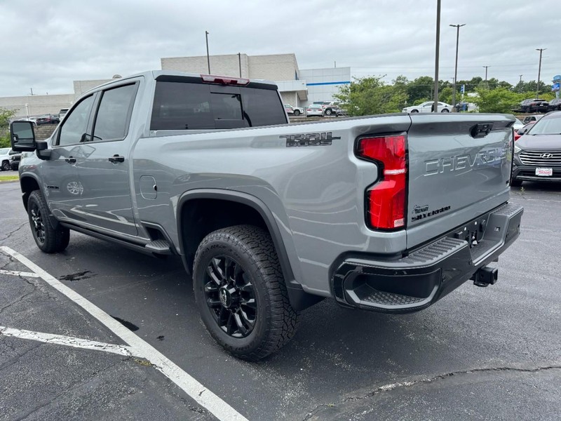 Chevrolet Silverado 2500HD Vehicle Image 06