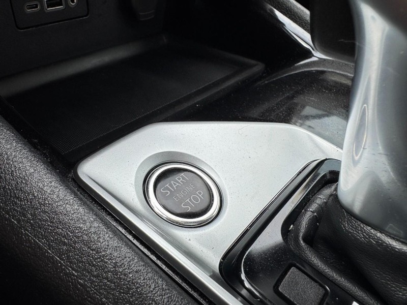 Nissan Altima Vehicle Image 22
