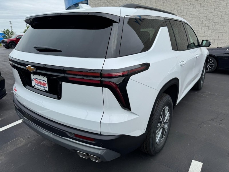 Chevrolet Traverse Vehicle Image 03