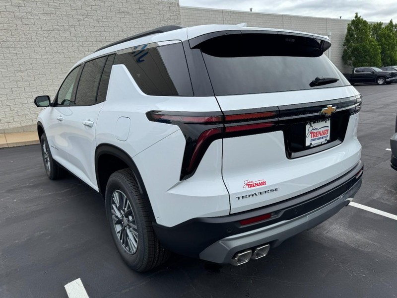 Chevrolet Traverse Vehicle Image 05