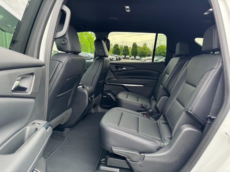 Chevrolet Traverse Vehicle Image 07
