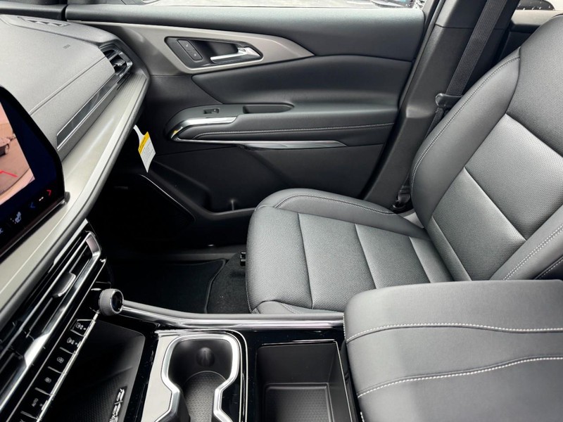 Chevrolet Traverse Vehicle Image 09
