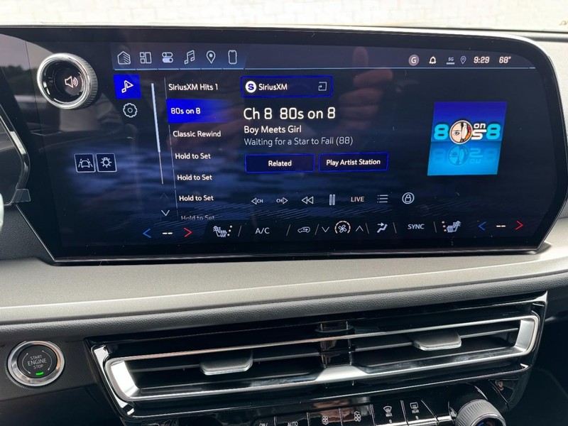 Chevrolet Traverse Vehicle Image 15