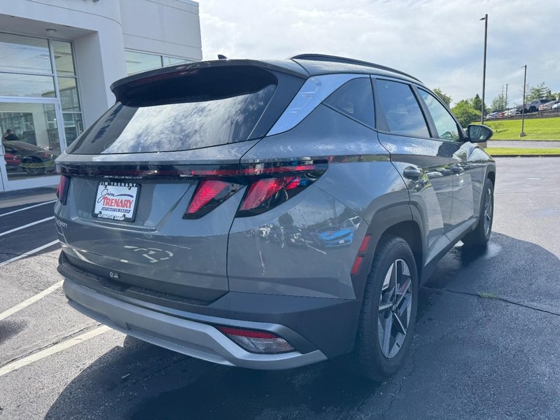Hyundai Tucson Vehicle Image 03