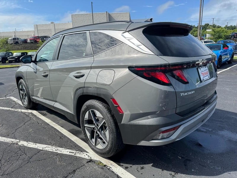 Hyundai Tucson Vehicle Image 05
