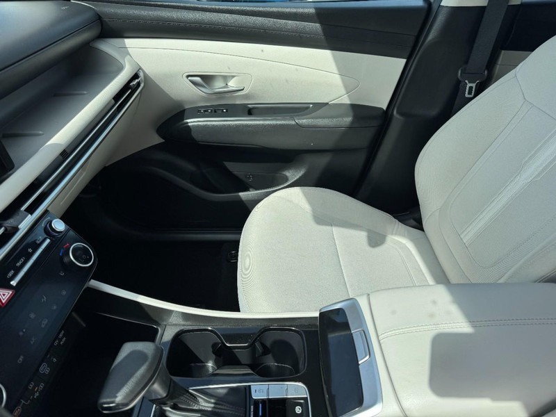Hyundai Tucson Vehicle Image 13