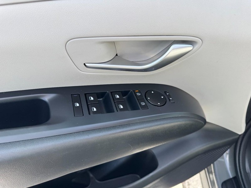 Hyundai Tucson Vehicle Image 15