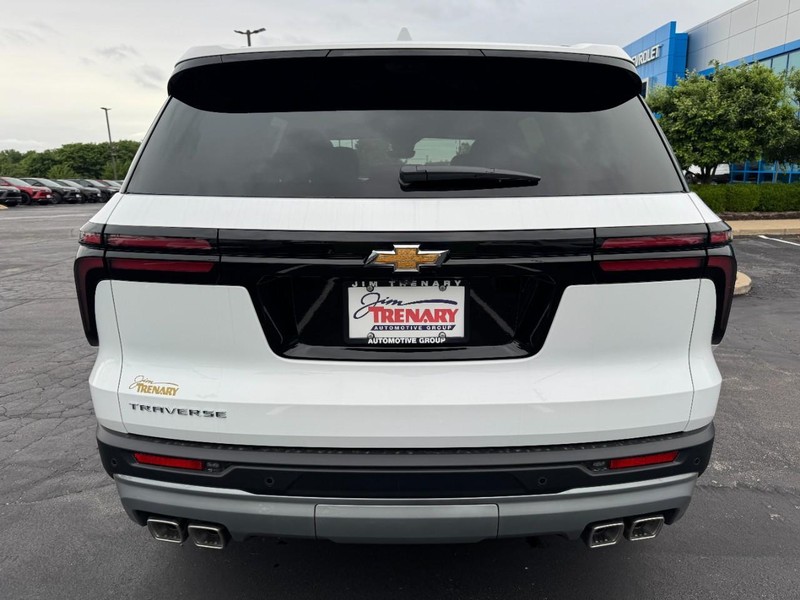 Chevrolet Traverse Vehicle Image 04