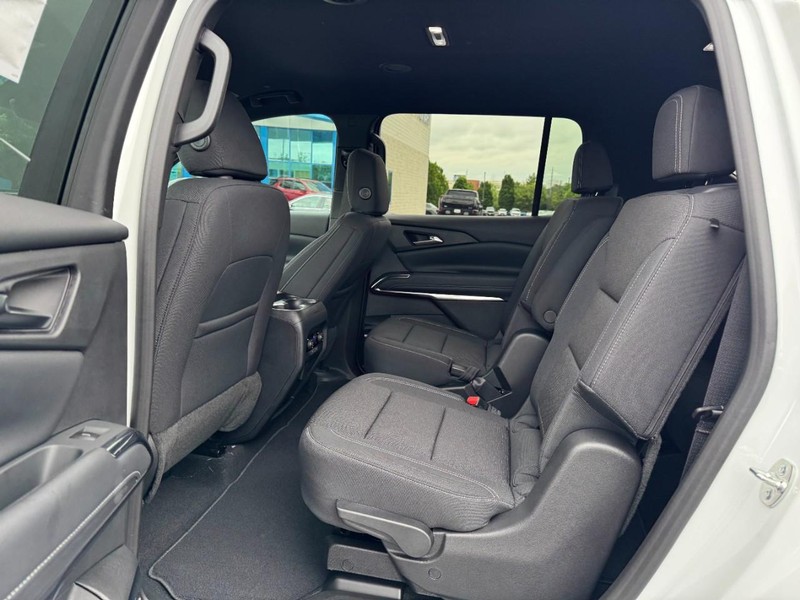 Chevrolet Traverse Vehicle Image 07