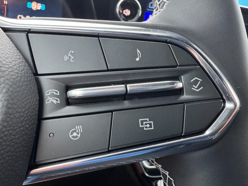 Chevrolet Traverse Vehicle Image 13