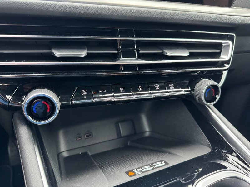 Chevrolet Traverse Vehicle Image 14
