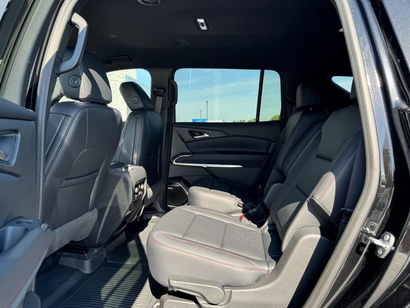 Chevrolet Traverse Vehicle Image 07