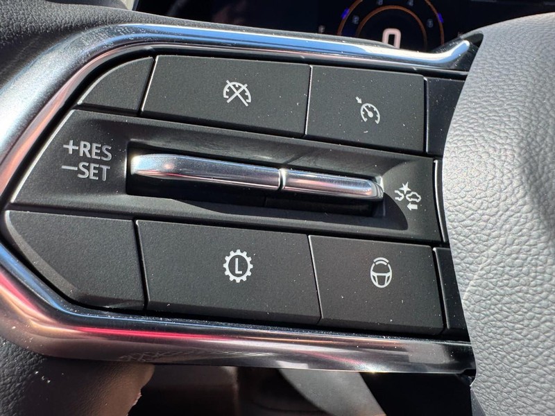 Chevrolet Traverse Vehicle Image 12