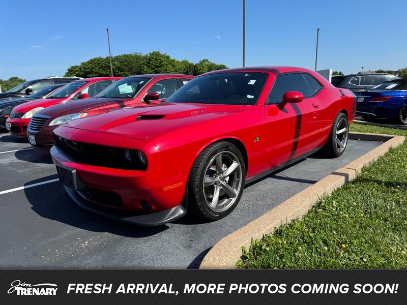 2016 Dodge Challenger Scat Pack's photo