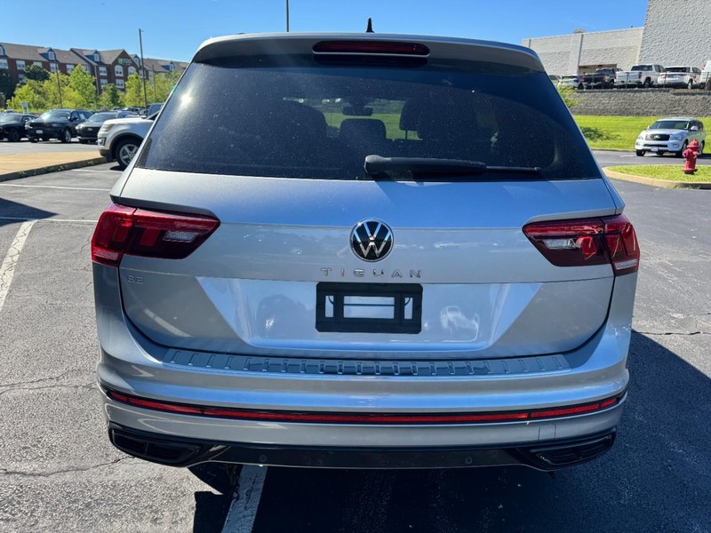 Volkswagen Tiguan Vehicle Image 04
