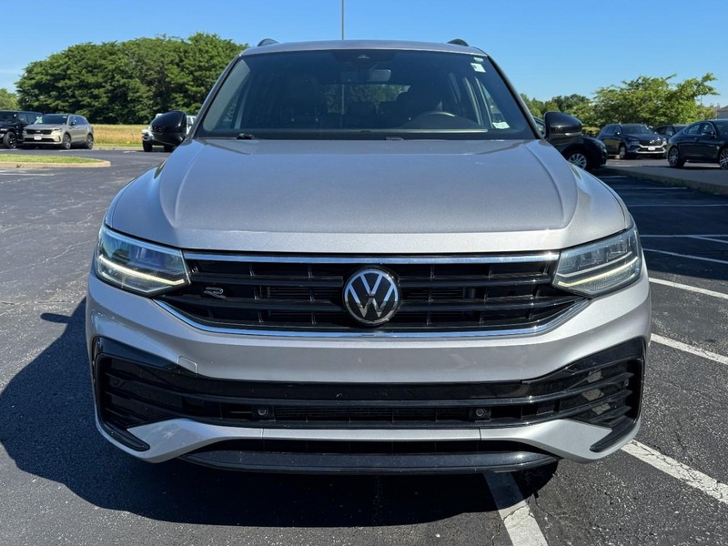 Volkswagen Tiguan Vehicle Image 09