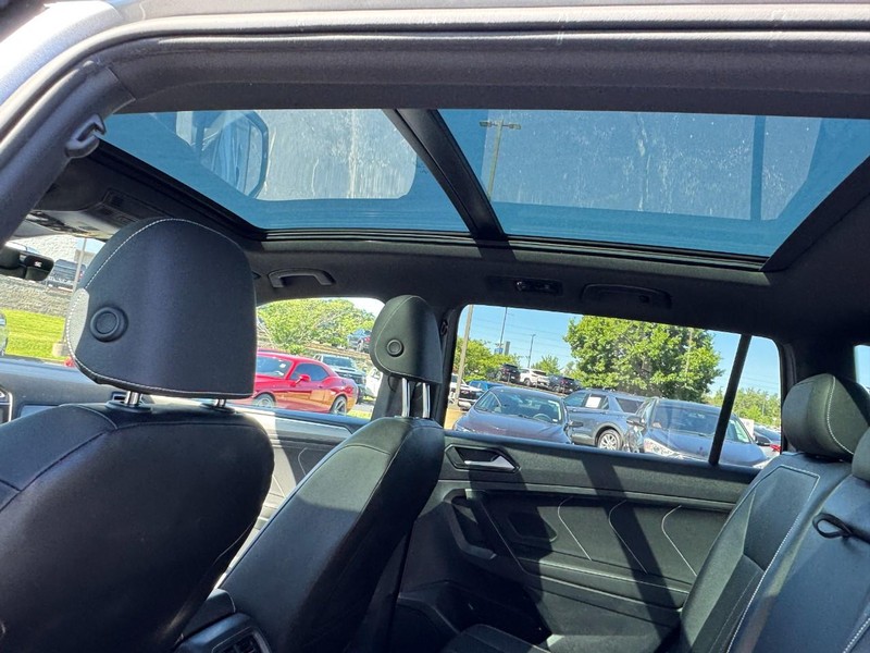 Volkswagen Tiguan Vehicle Image 11