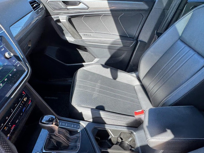Volkswagen Tiguan Vehicle Image 14