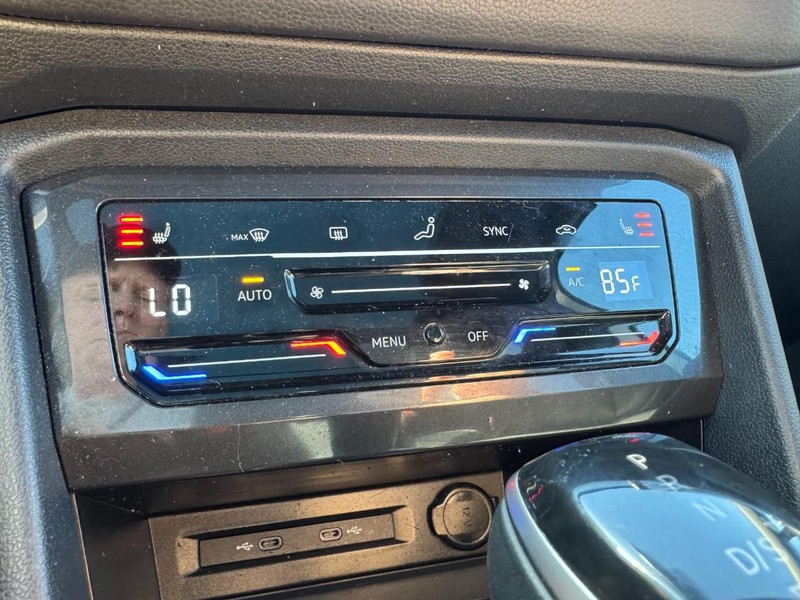 Volkswagen Tiguan Vehicle Image 19
