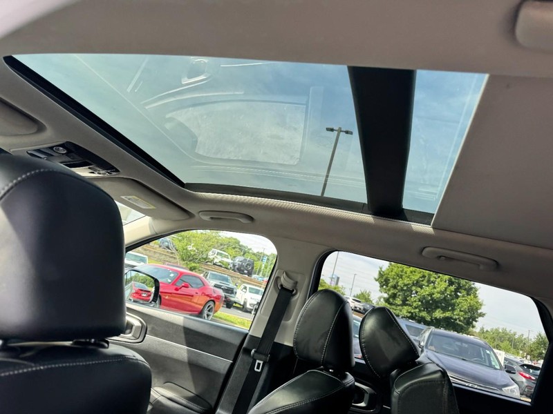 Kia Sorento Vehicle Image 11