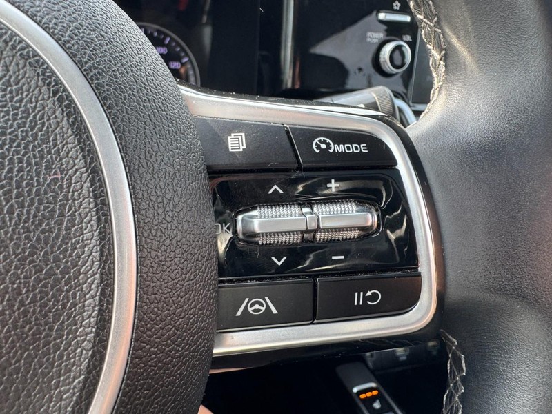 Kia Sorento Vehicle Image 18