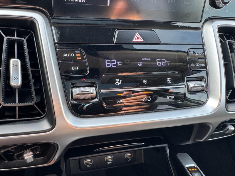 Kia Sorento Vehicle Image 20