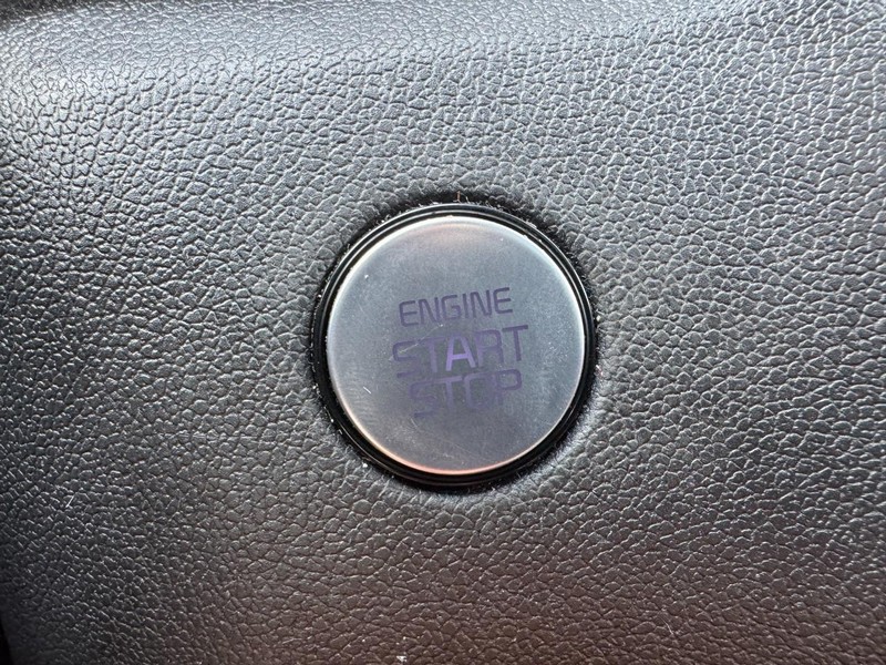 Kia Sorento Vehicle Image 23
