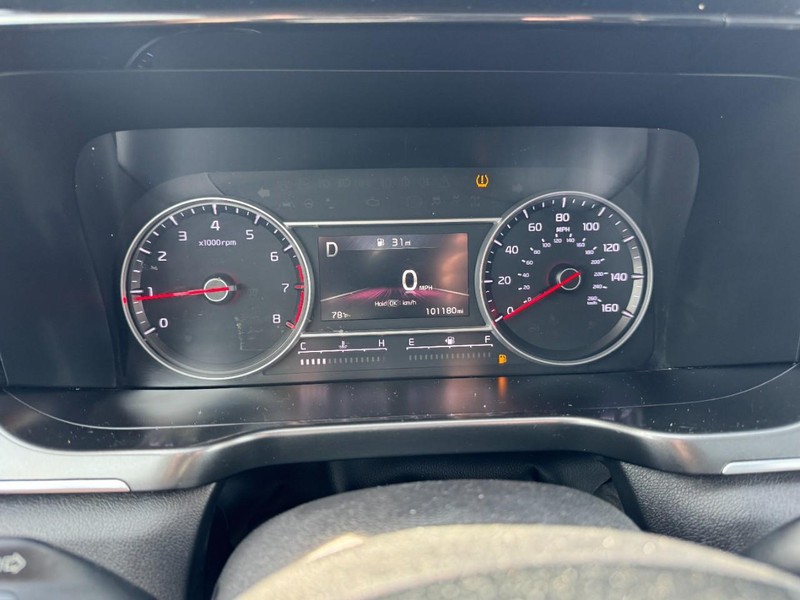 Kia Sorento Vehicle Image 24
