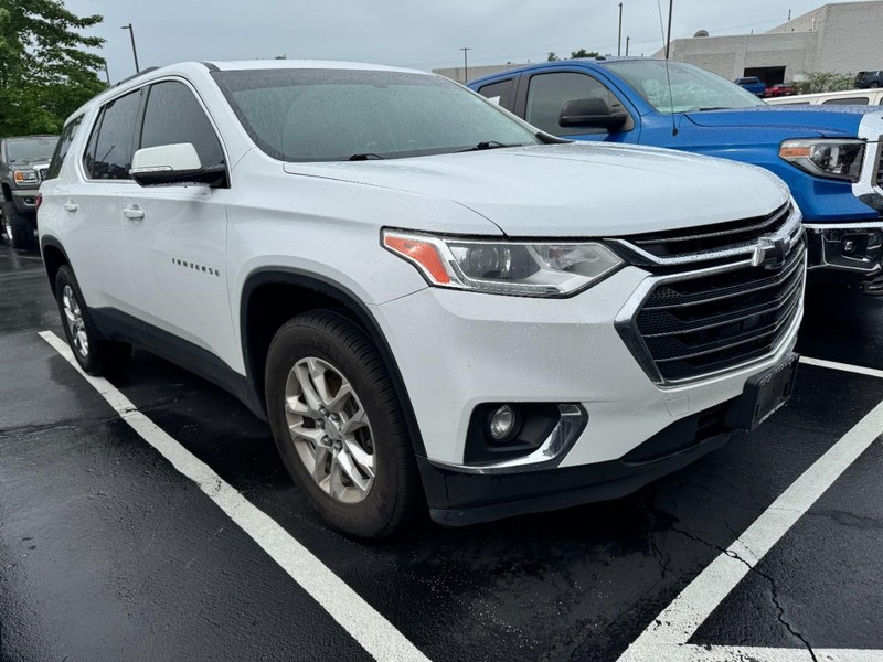 Chevrolet Traverse Vehicle Image 02