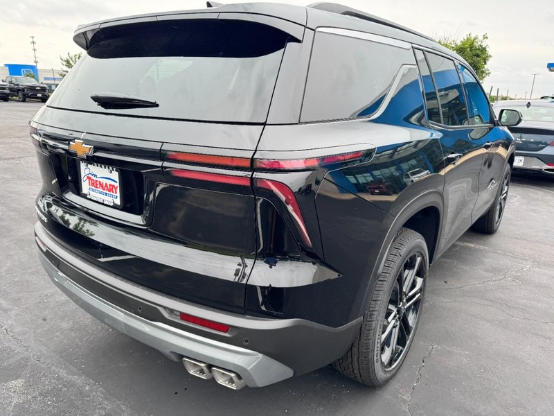 Chevrolet Traverse Vehicle Image 03