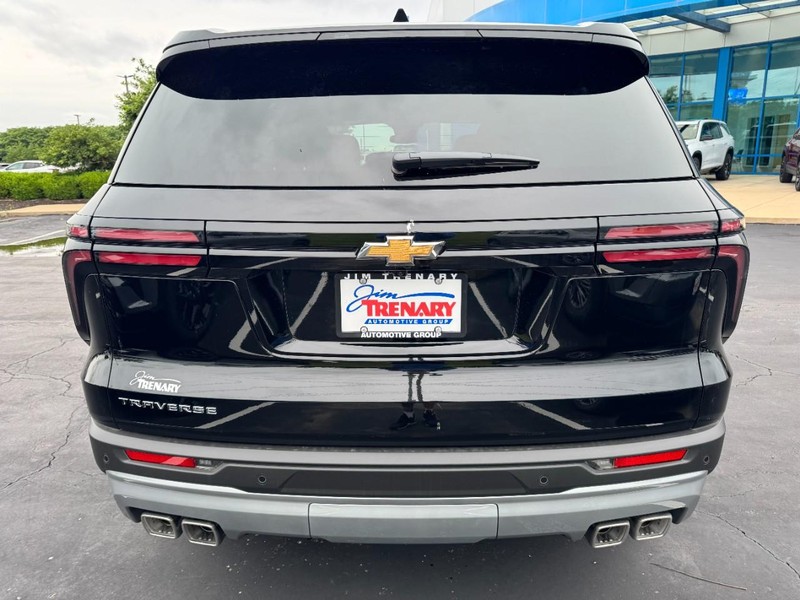 Chevrolet Traverse Vehicle Image 04