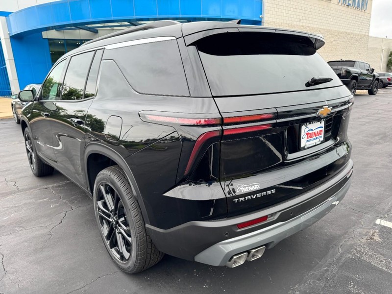 Chevrolet Traverse Vehicle Image 05