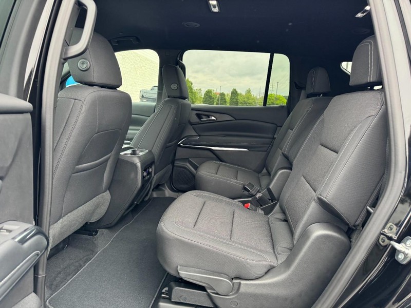Chevrolet Traverse Vehicle Image 07