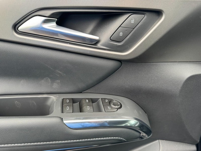 Chevrolet Traverse Vehicle Image 11