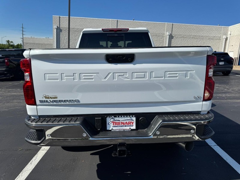 Chevrolet Silverado 2500HD Vehicle Image 04