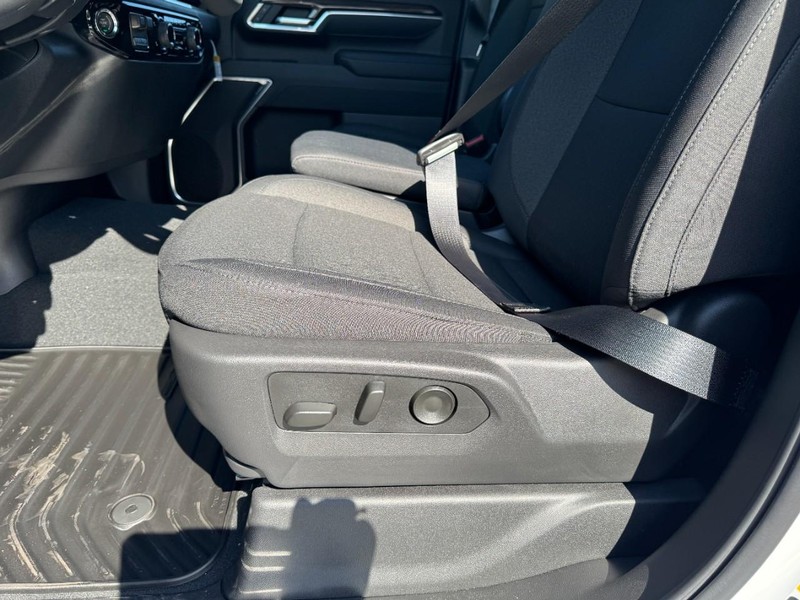 Chevrolet Silverado 2500HD Vehicle Image 10