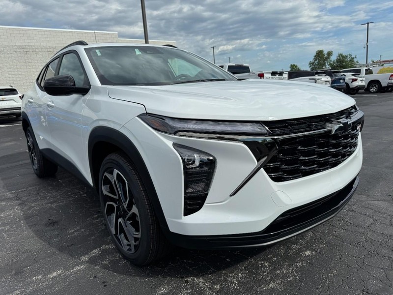 Chevrolet Trax Vehicle Image 02