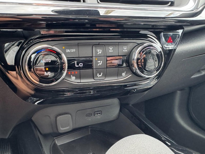 Chevrolet Trax Vehicle Image 12