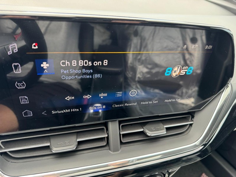 Chevrolet Trax Vehicle Image 13