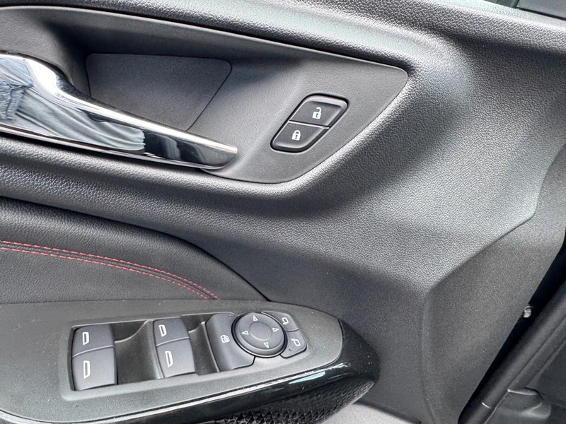Chevrolet Trax Vehicle Image 11