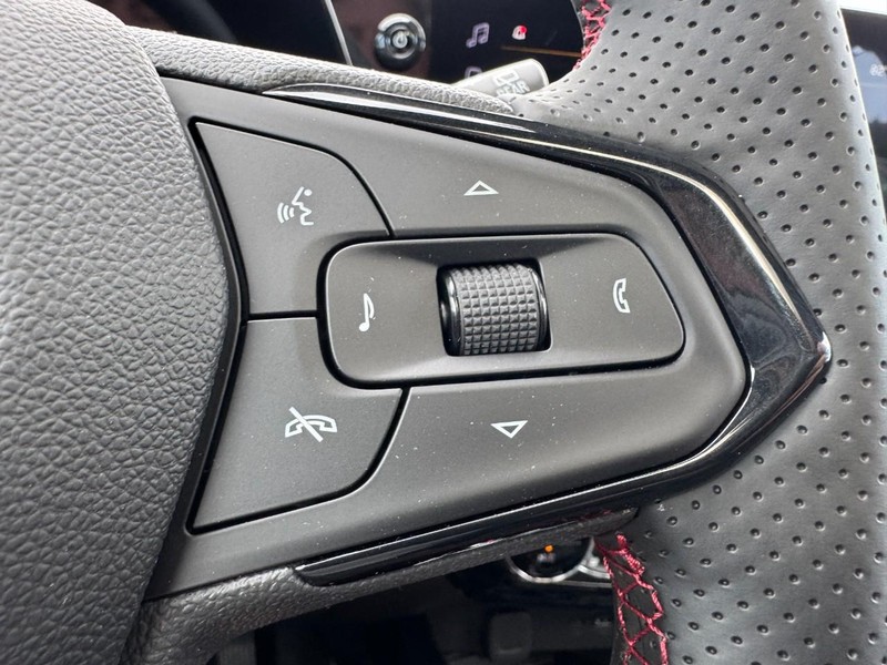 Chevrolet Trax Vehicle Image 13