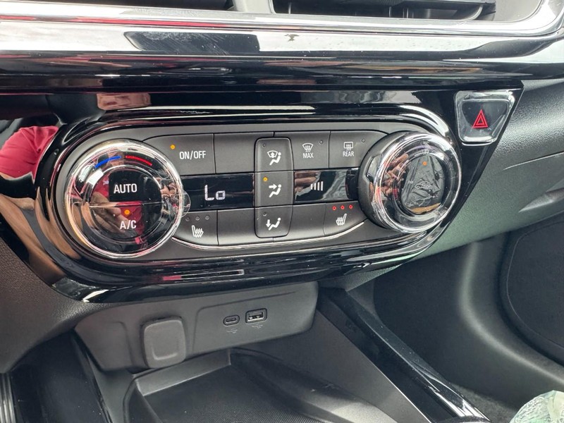 Chevrolet Trax Vehicle Image 14