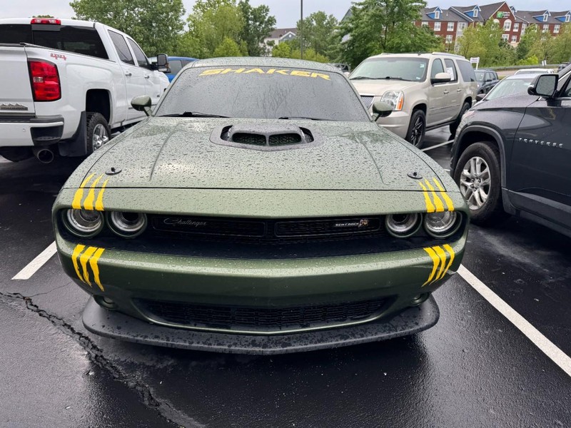 Dodge Challenger Vehicle Image 02