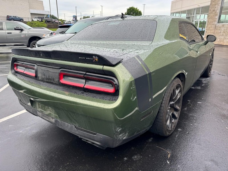 Dodge Challenger Vehicle Image 04